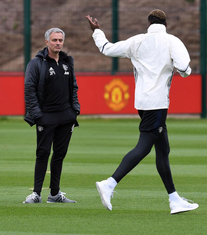 MU: Pogba đi tập “quên” giày, 6 cầu thủ trẻ đá chính MU: Pogba đi tập “quên” giày, 6 cầu thủ trẻ đá chính