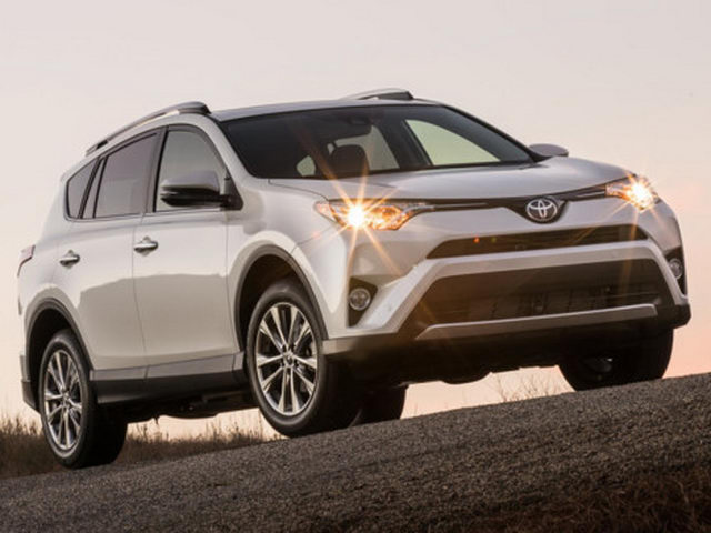 Toyota RAV4 2017 gấp rút giảm giá còn 554 triệu đồng Toyota RAV4 2017 gấp rút giảm giá còn 554 triệu đồng