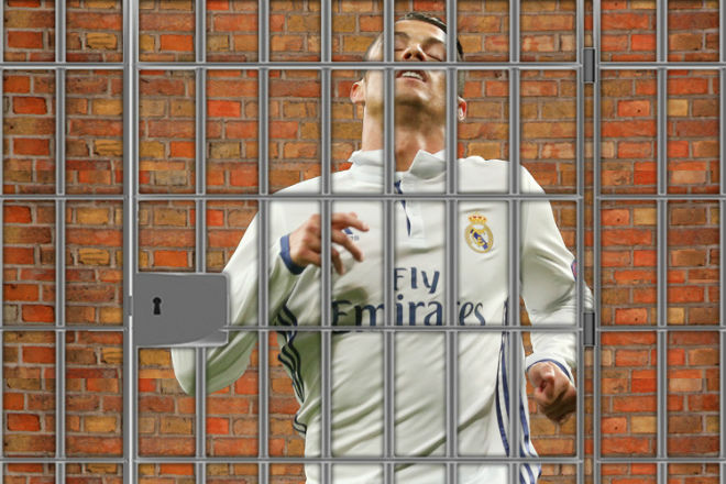Sốc: Ronaldo thừa nhận trốn thuế, dễ nhận án tù 5 năm - 1