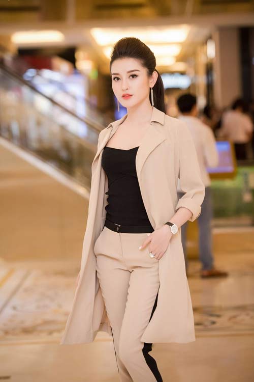 Huyền My "chán" xuyên thấu vẫn sexy sau ồn ào "thả thính" Huyền My "chán" xuyên thấu vẫn sexy sau ồn ào "thả thính"