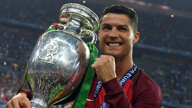 Dự Confed Cup, Ronaldo đánh liều với "đôi chân Vàng" Dự Confed Cup, Ronaldo đánh liều với "đôi chân Vàng"