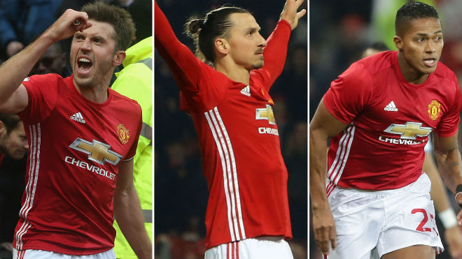 Thuyết âm mưu: MU "thải" Ibra, Rooney để mua... Ronaldo Thuyết âm mưu: MU "thải" Ibra, Rooney để mua... Ronaldo