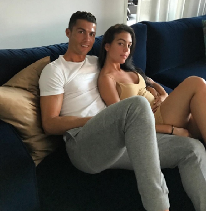 Bồ Ronaldo không mang bầu, sợ "sống chung với mẹ chồng" Bồ Ronaldo không mang bầu, sợ "sống chung với mẹ chồng"