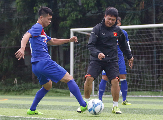 Xuân Trường & Tuấn Anh "song kiếm" đấu Công Phượng - 2