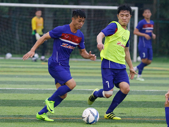 Xuân Trường & Tuấn Anh "song kiếm" đấu Công Phượng - 5