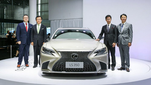 Lexus ra mắt thêm phiên bản LS 350 giá khoảng 3,3 tỷ đồng Lexus ra mắt thêm phiên bản LS 350 giá khoảng 3,3 tỷ đồng