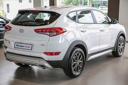 Hyundai Tucson Turbo 2017 có giá 775 triệu đồng - 2