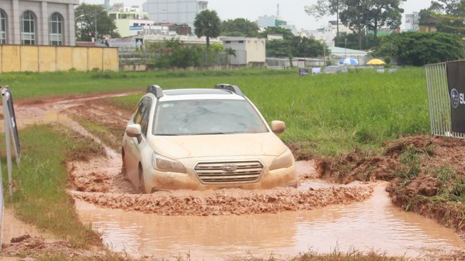 Offroad ngay giữa Sài Gòn với xe Subaru - 3