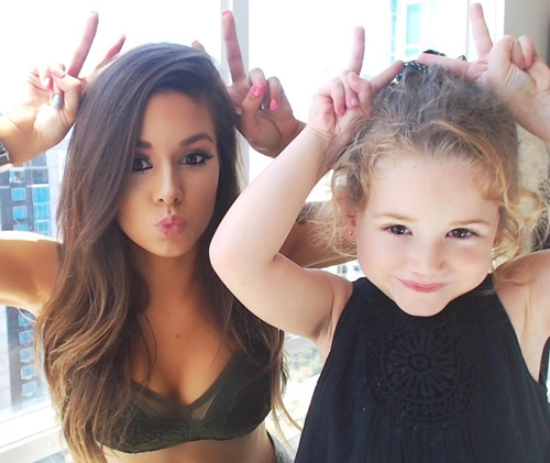 "Trai tân" cũng liêu xiêu vì bà mẹ đơn thân sexy nhất Mỹ - 2