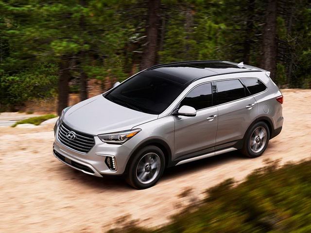 Hyundai Santa Fe 2018 có giá chỉ từ 567 triệu đồng Hyundai Santa Fe 2018 có giá chỉ từ 567 triệu đồng