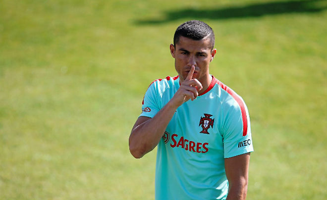 Ronaldo đòi rời Real, giá 157 triệu bảng: Thêm uẩn khúc "sóng ngầm" Ronaldo đòi rời Real, giá 157 triệu bảng: Thêm uẩn khúc "sóng ngầm"