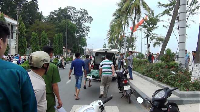 Phát hiện xác người nổi trên mặt nước gần bờ sông Sài Gòn - 1