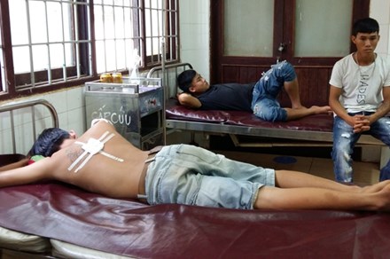 Công an xã bắn đạn cao su, 3 thanh niên nhập viện Công an xã bắn đạn cao su, 3 thanh niên nhập viện