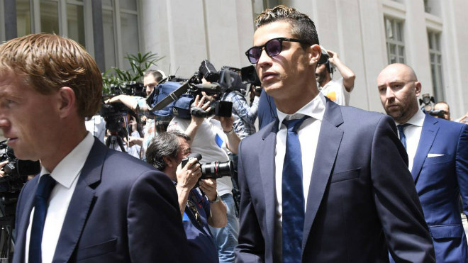 Ronaldo bị “Người phán xử” buộc tội, mất 1000 tỷ VNĐ chạy án Ronaldo bị “Người phán xử” buộc tội, mất 1000 tỷ VNĐ chạy án