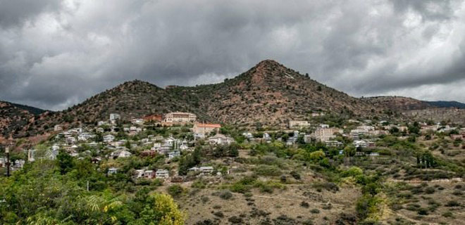 Gai người khám phá bí ẩn thị trấn ma ở miền Tây nước Mỹ - 3