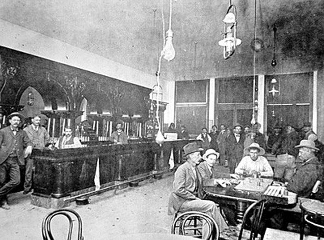 Gai người khám phá bí ẩn thị trấn ma ở miền Tây nước Mỹ - 2