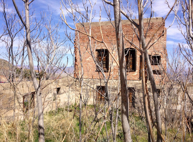 Gai người khám phá bí ẩn thị trấn ma ở miền Tây nước Mỹ - 10