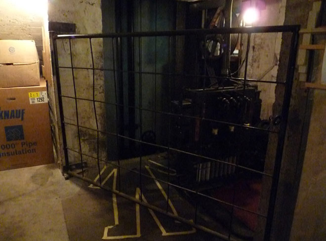 Gai người khám phá bí ẩn thị trấn ma ở miền Tây nước Mỹ - 15