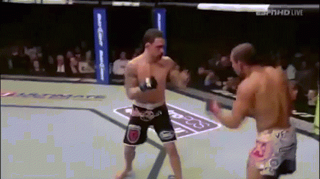 Cú đấm siêu nhân: McGregor hạ Mayweather với độc chiêu MMA? - 2