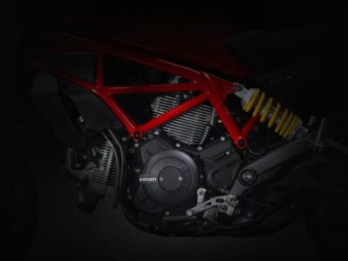 Chọn mua Ducati Monster 797 hay Triumph Street Triple S? - 2