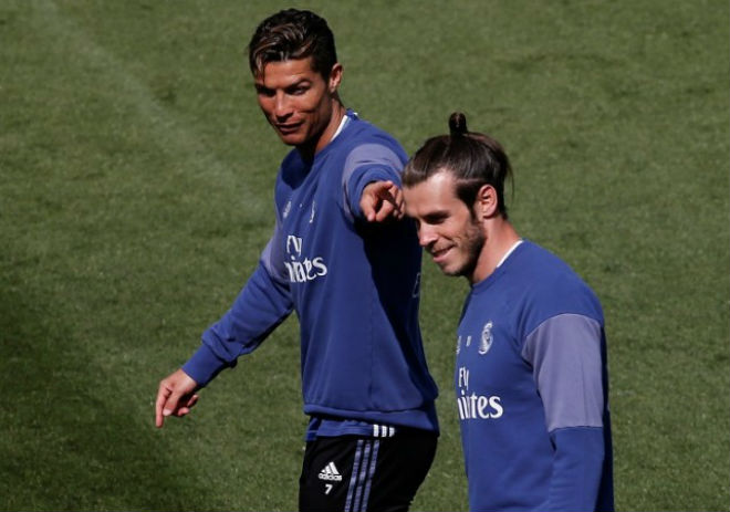 Bale "lật đổ" Ronaldo bất thành: Chờ MU-Mourinho giải cứu Bale "lật đổ" Ronaldo bất thành: Chờ MU-Mourinho giải cứu