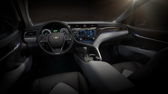 Toyota Camry 2018 giá cao nhất chỉ 794 triệu đồng - 3