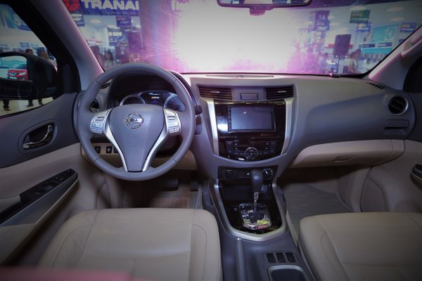 Nissan Navara bản đặc biệt vừa ra mắt có gì mới? - 12