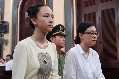 Hoa hậu Phương Nga từng lo sợ bị tố bán dâm Hoa hậu Phương Nga từng lo sợ bị tố bán dâm