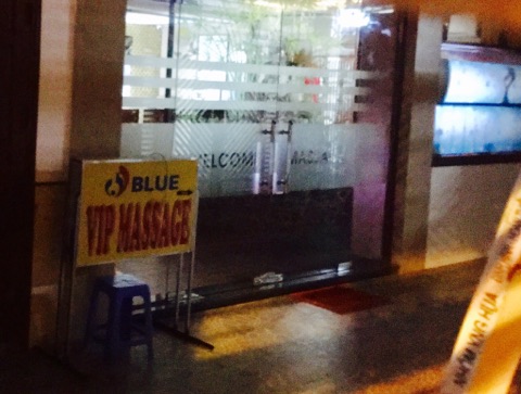 “Đột kích” quán massage VIP để nữ tiếp viên kích dục cho khách “Đột kích” quán massage VIP để nữ tiếp viên kích dục cho khách