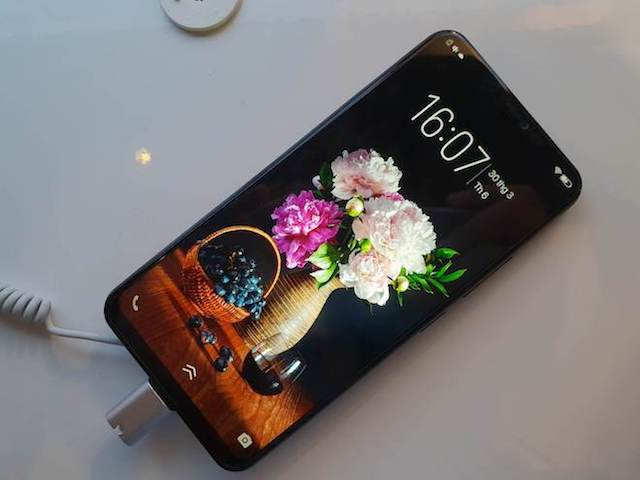 Vivo tung smartphone "tai thỏ" mới, tích hợp trí tuệ nhân tạo toàn diện Vivo tung smartphone "tai thỏ" mới, tích hợp trí tuệ nhân tạo toàn diện