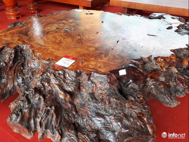 Đồ nội thất "cổ quái" giá tiền tỷ có vẻ ngoài xấu xí khó tin