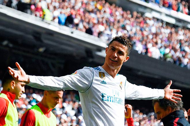 Messi lập hattrick, Ronaldo trả lời cán mốc 650 bàn Messi lập hattrick, Ronaldo trả lời cán mốc 650 bàn