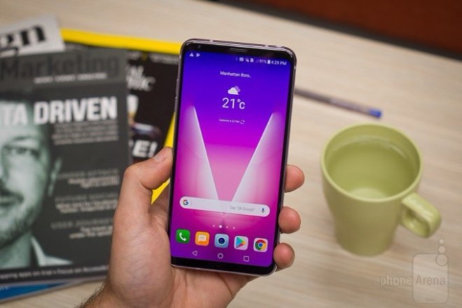 LG V35 ThinQ với camera kép, màn hình 6 inch chuẩn bị ra mắt - 1