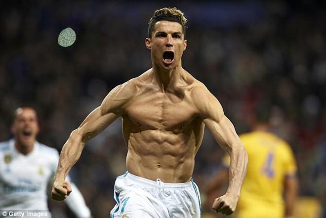 Ronaldo ăn mừng cơ bắp cuồn cuộn: “Tôi đẹp, tôi có quyền” Ronaldo ăn mừng cơ bắp cuồn cuộn: “Tôi đẹp, tôi có quyền”