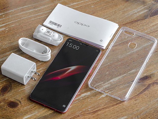 "Đập hộp" Oppo F7 tai thỏ có camera selfie "khủng" nhất