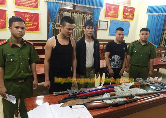 Nóng 24h qua: Khách hàng tá hỏa phát hiện mình là chủ thuê bao lạ Nóng 24h qua: Khách hàng tá hỏa phát hiện mình là chủ thuê bao lạ