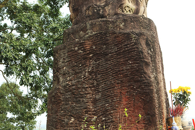 Bí ẩn cột đá khổng lồ khắc rồng trên núi ở Bắc Ninh - 10
