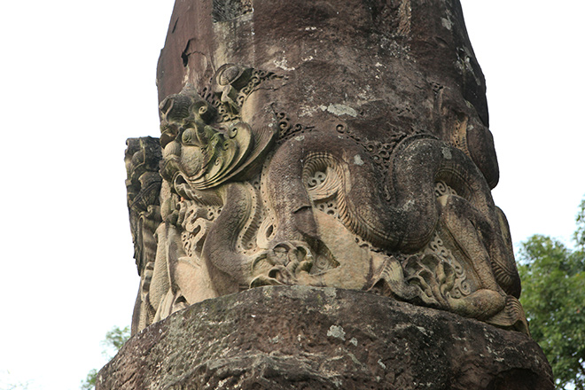 Bí ẩn cột đá khổng lồ khắc rồng trên núi ở Bắc Ninh - 8