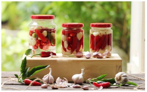 Tỏi ngâm dấm chuyển màu xanh có độc không? - 2