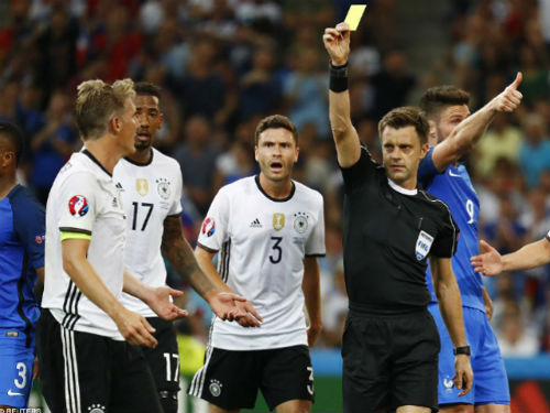 UEFA dùng trọng tài Ý "giúp" Pháp vào chung kết? UEFA dùng trọng tài Ý "giúp" Pháp vào chung kết?