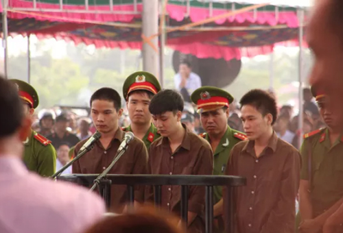 Nguyễn Hải Dương bật khóc sau 1 năm thảm sát Bình Phước Nguyễn Hải Dương bật khóc sau 1 năm thảm sát Bình Phước