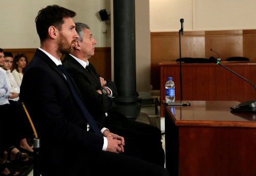 Sau án tù, chủ tịch Barca ra sức "lấy lòng" Messi Sau án tù, chủ tịch Barca ra sức "lấy lòng" Messi