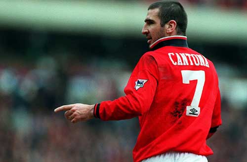 Vừa đến MU, Ibra đã bị Cantona "dằn mặt" Vừa đến MU, Ibra đã bị Cantona "dằn mặt"