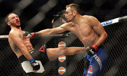 UFC: Không tập vẫn đấu, bị đánh 'thân tàn ma dại' - 1