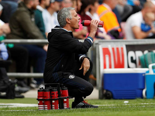 MU: Fan phấn khích vì Mourinho… không ghi chép MU: Fan phấn khích vì Mourinho… không ghi chép