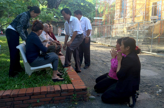 Thảm sát Bình Phước: Mẹ Vũ Văn Tiến nói gì sau khi con bị án tử? Thảm sát Bình Phước: Mẹ Vũ Văn Tiến nói gì sau khi con bị án tử?