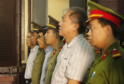 Xét xử "đại án 9.000 tỷ" ở Ngân hàng Xây dựng Xét xử "đại án 9.000 tỷ" ở Ngân hàng Xây dựng