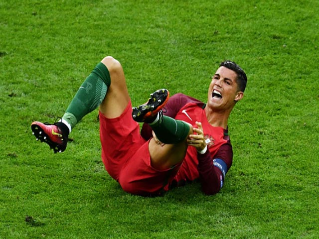Ronaldo chấn thương: Mong đừng như Falcao