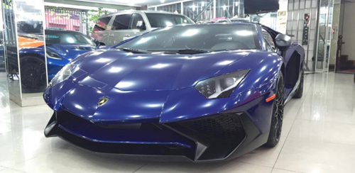 Ngắm Lamborghini Aventador LP 700-4 màu "kịch độc" tại Việt Nam - 1