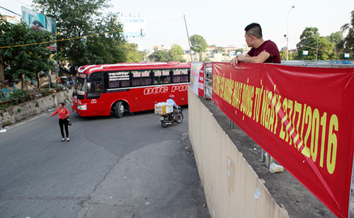 Bến xe Lương Yên đóng cửa, chấm dứt 12 năm hoạt động - 4